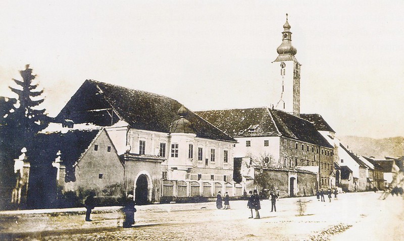 Kaptol. Franjevački samostan prije potresa 1880. godine